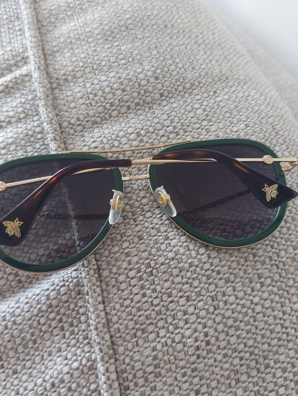 Gucci Gold Frame Black Sunglasses with Red Trim - Picture 8 of 9